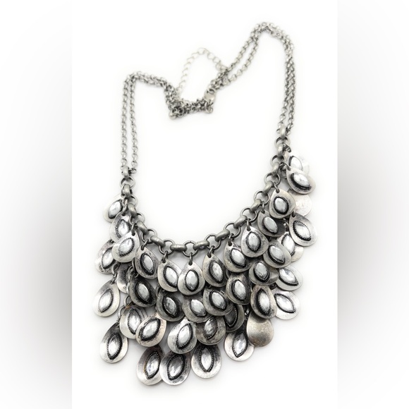 Crystal Falls Premier Designs Necklace - Picture 2 of 3